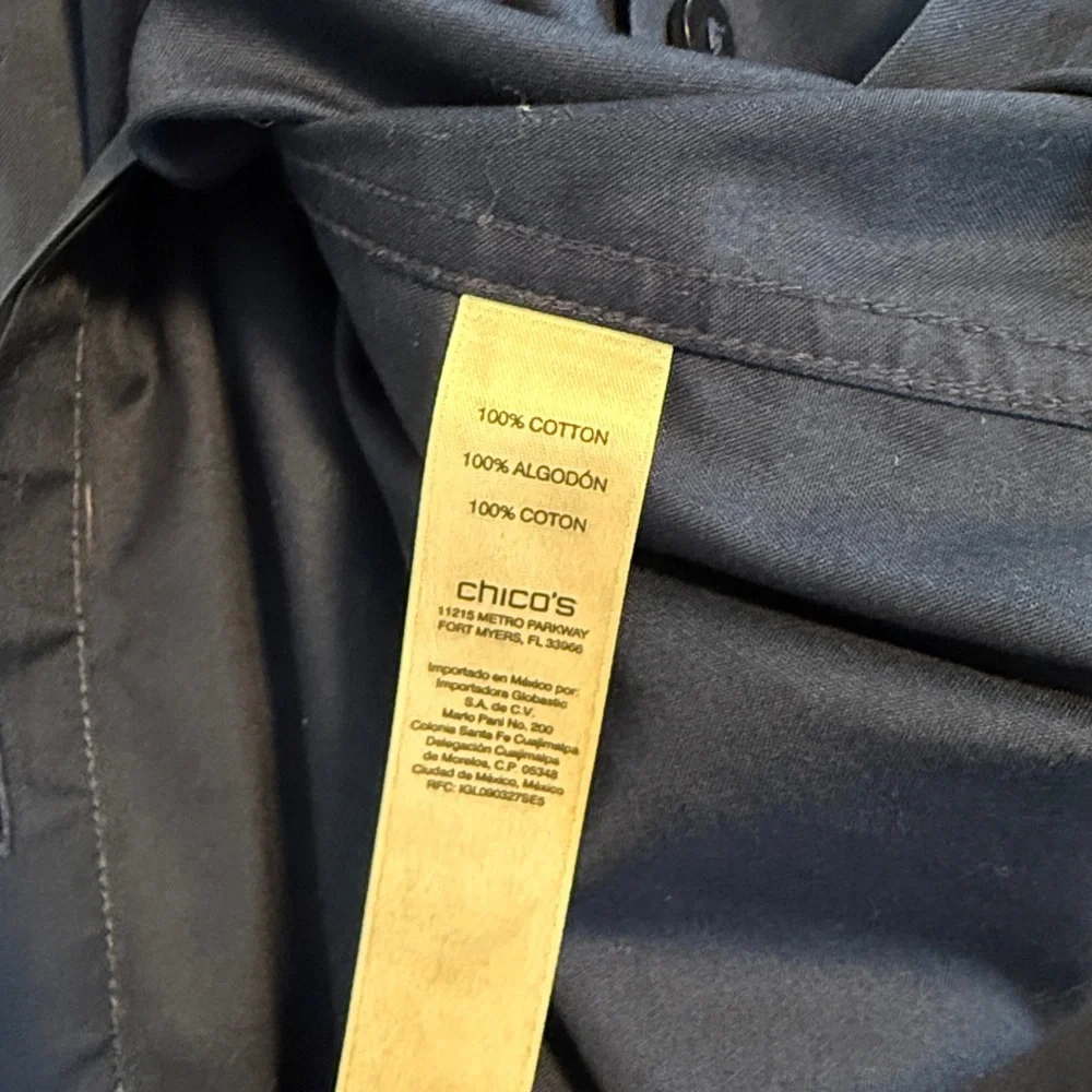 Chico's Classic Navy Blue Button-Front Blouse Cotton Size 2 / US Size Large 12 - Picture 5 of 9